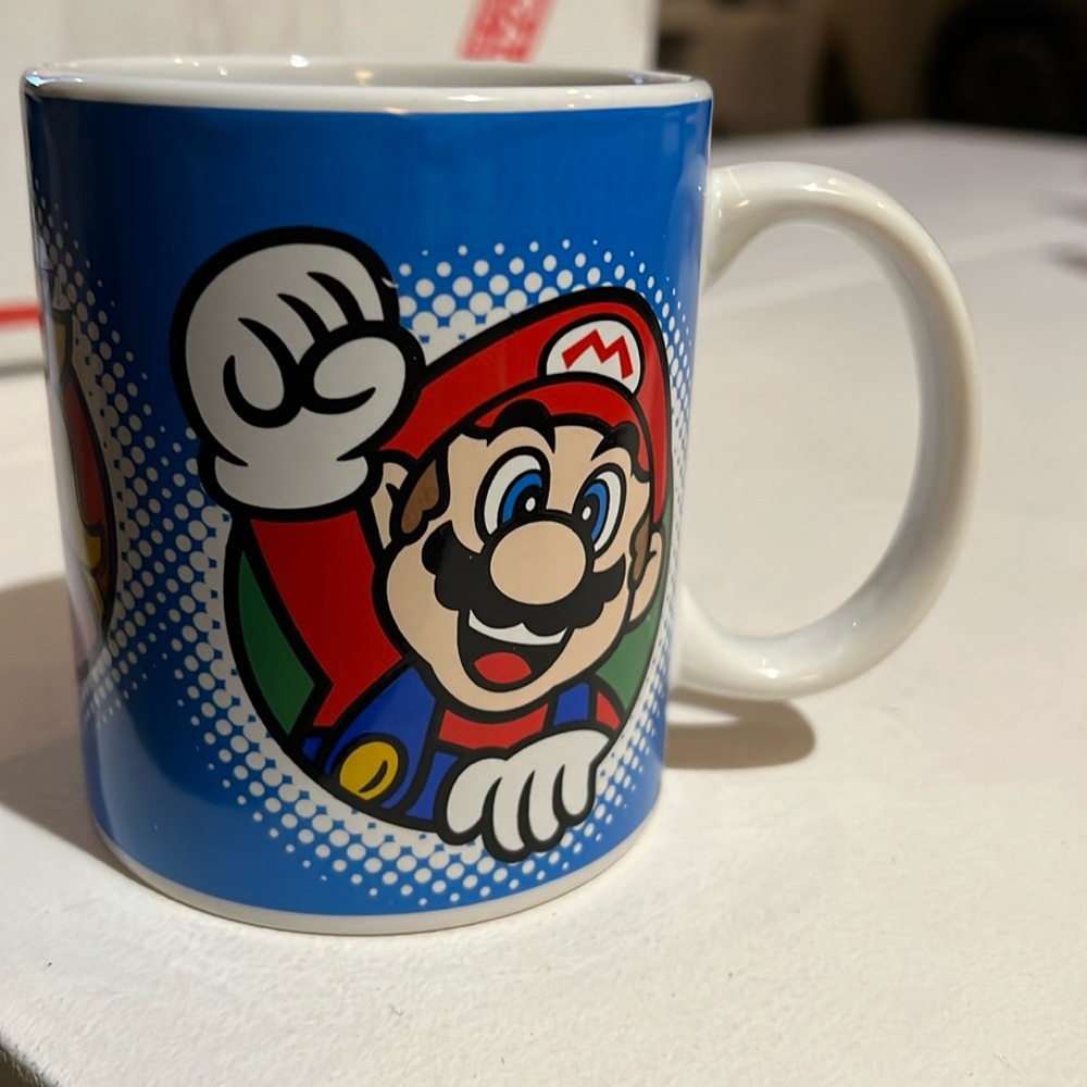 Nintendo 2021 mug Mario, Luigi, and princess peach
